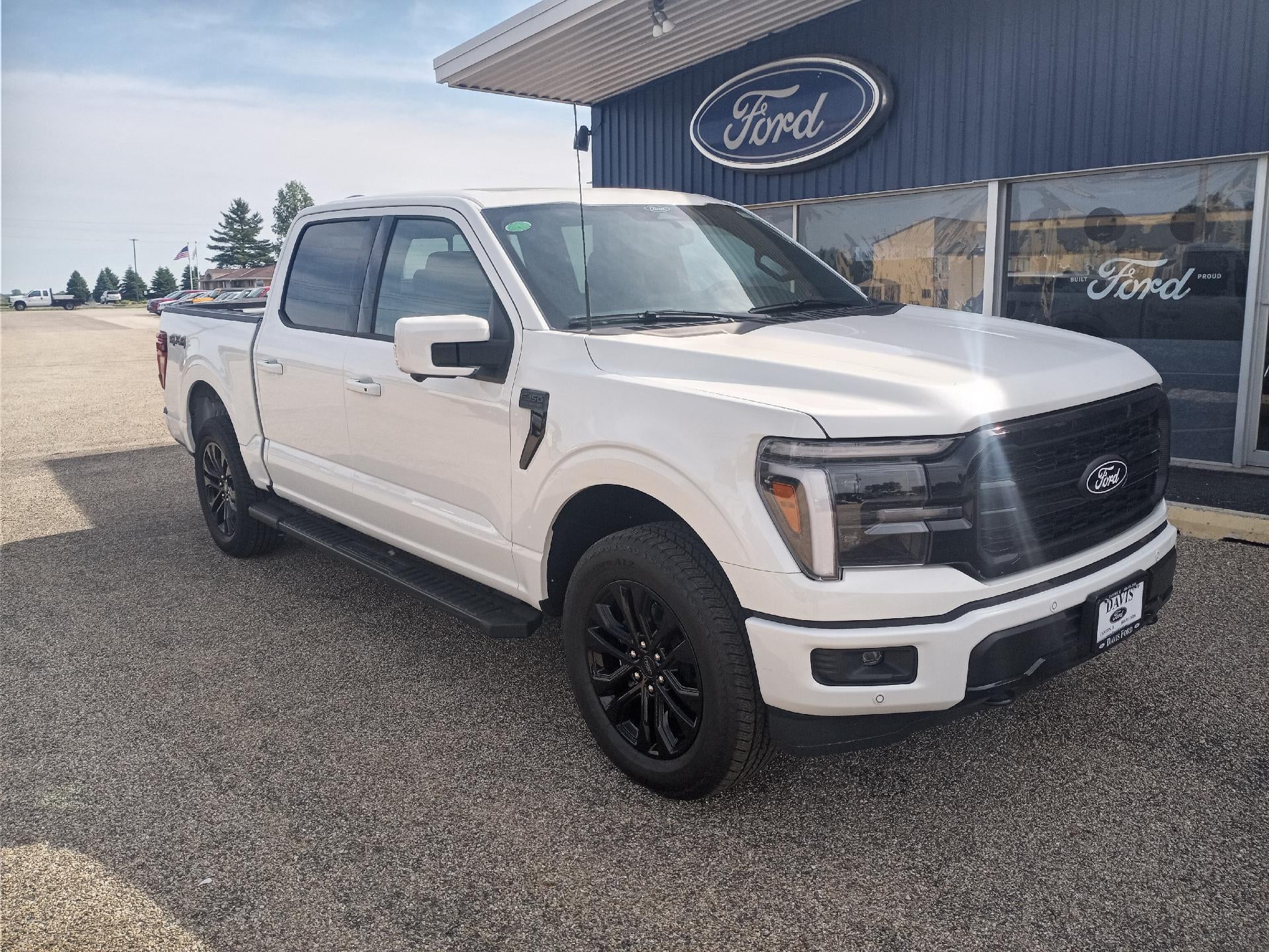 2026 Ford F-150 LARIAT 4WD SuperCrew 5.5' Box in White — front three-quarter view
