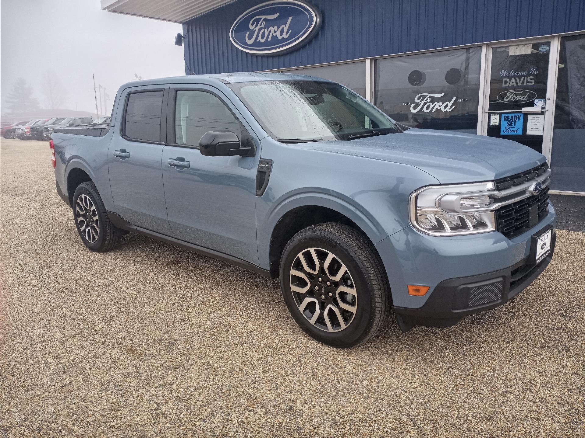 2024 Ford Maverick LARIAT AWD SuperCrew in Gray — front three-quarter view