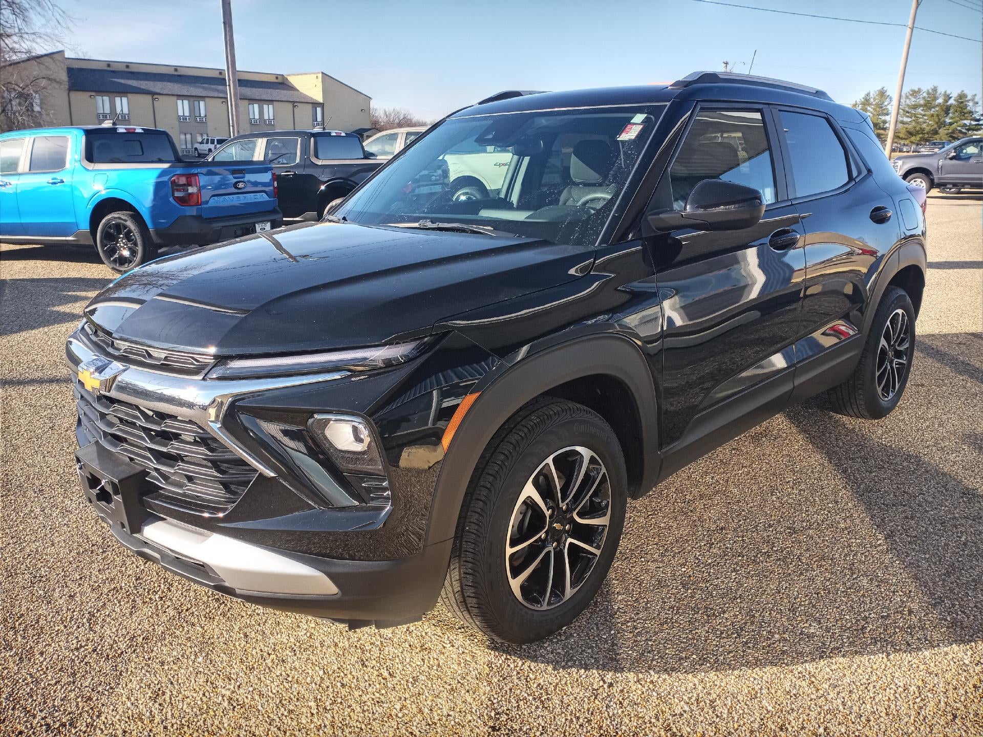2025 Chevrolet Trailblazer AWD 4dr LT in Mosaic Black Metallic — front three-quarter view
